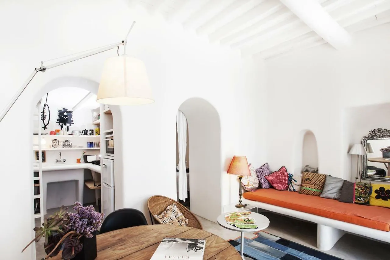 Eclectic & Artistic House In Mykonos Town Vila